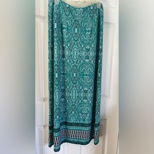 Easy care, maxi skirt in size small